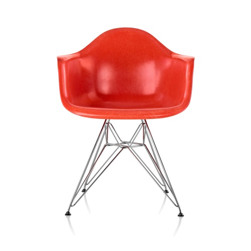 Eames Fiberglass Arm Chair / DFAR.47