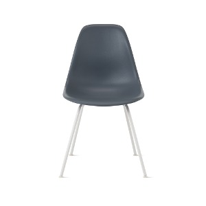 Eames Molded Plastic Chair / 4-leg Base